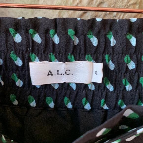 A.L.C adorable printed belted mini skirt!! Sz 6 - Picture 12 of 13